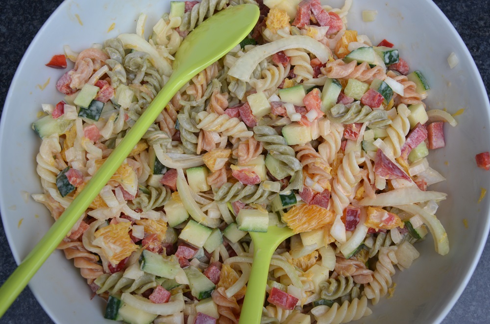 http://kokenmetgerrit.blogspot.hu/2012/05/zomerse-eenvoudige-pastasalade.html